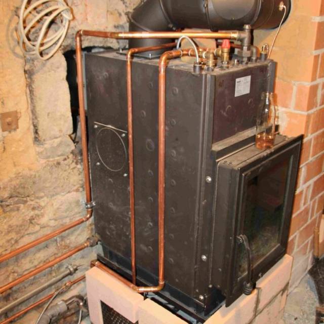 s_l_1000_1000_04_waermeplan_einbau_heizeinsatz Wärmeplan – Referenzen - Umgebindehaus Schönbach