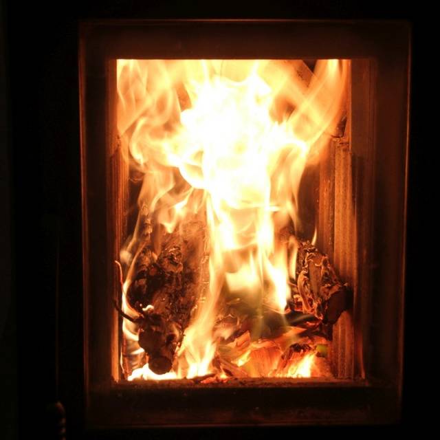 s_l_1000_1000_10_waermeplan_feuer Wärmeplan – Referenzen - Umgebindehaus Schönbach