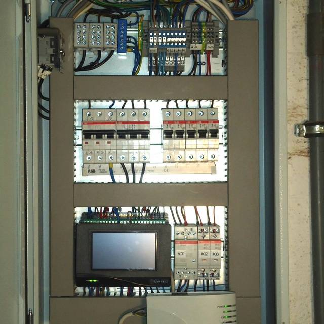 s_l_1000_1000_waermeplan_schaltschrank_olg Wärmeplan – Referenzen - Industrieanlage mit Frischwasserstation und Abwärmenutzung